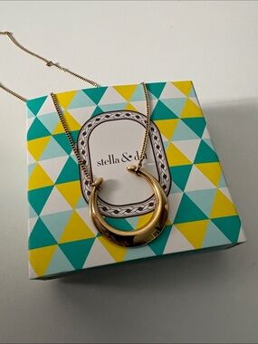 Stella & Dot Polished Gold Crescent Double Horn Pendant Necklace
